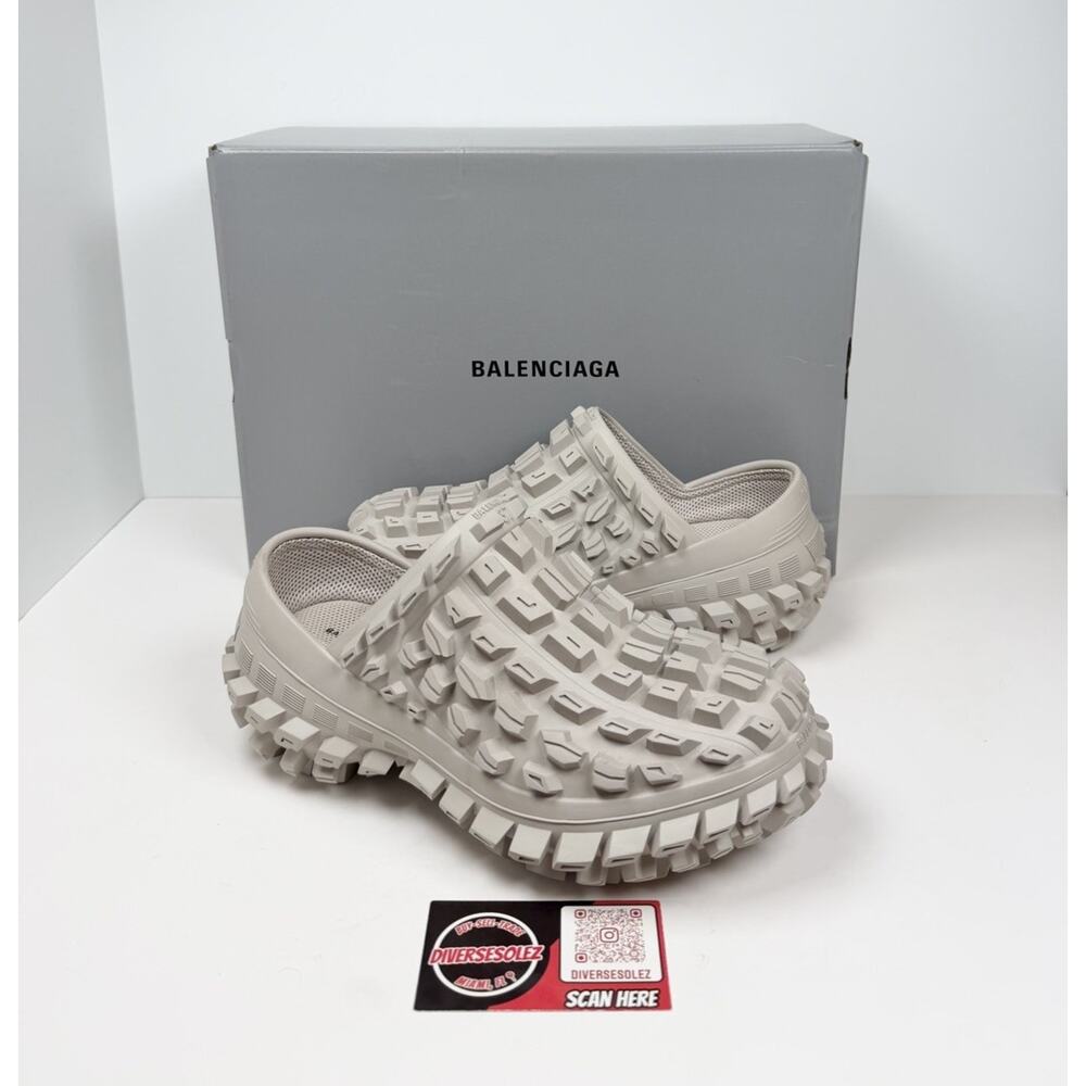 Size 37EU/7W- Balenciaga Defender Beige Clogs🥯 NEW/RETAIL $1,050!